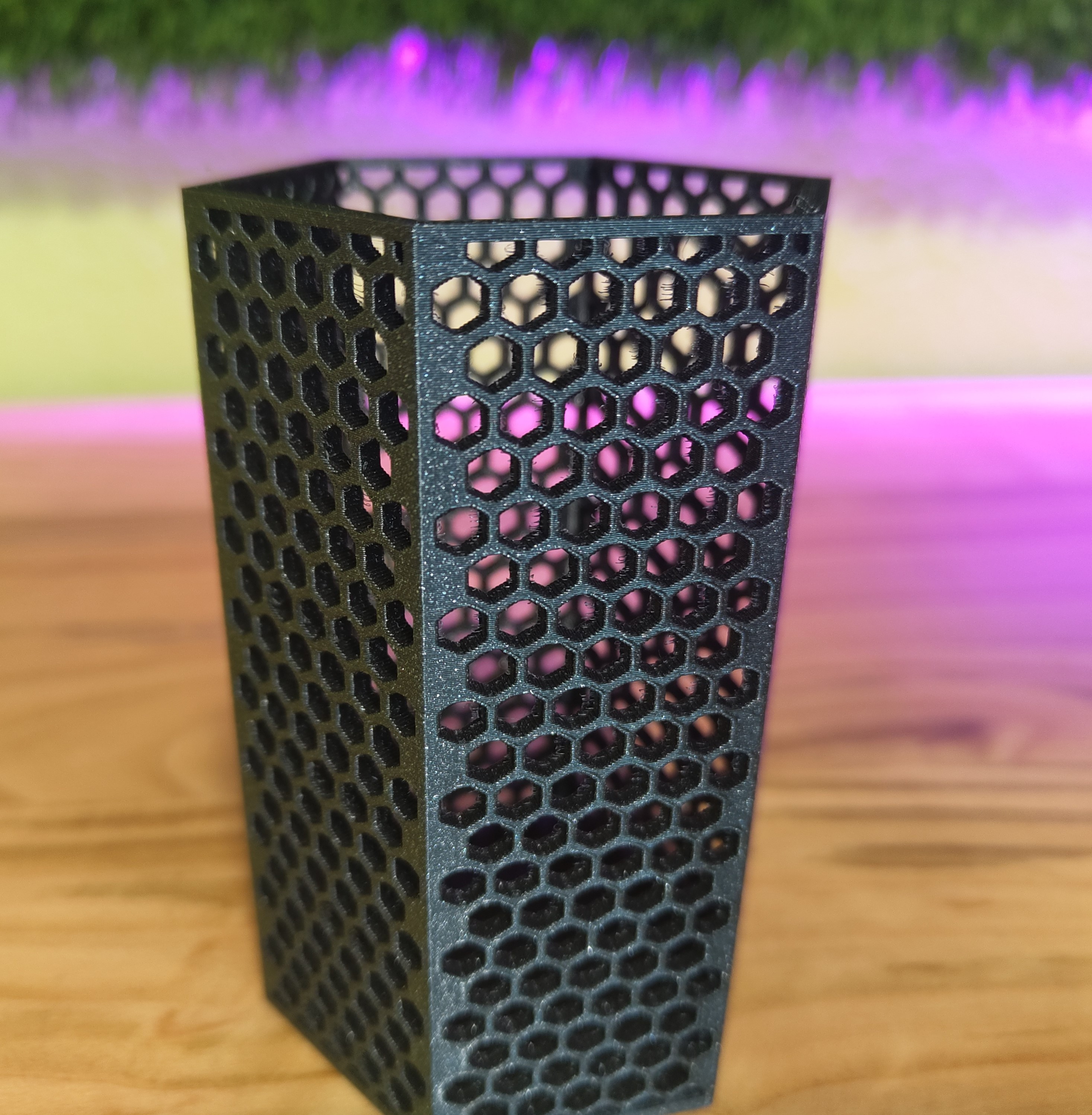 Chân Cắm Bút Hình Lục Giác