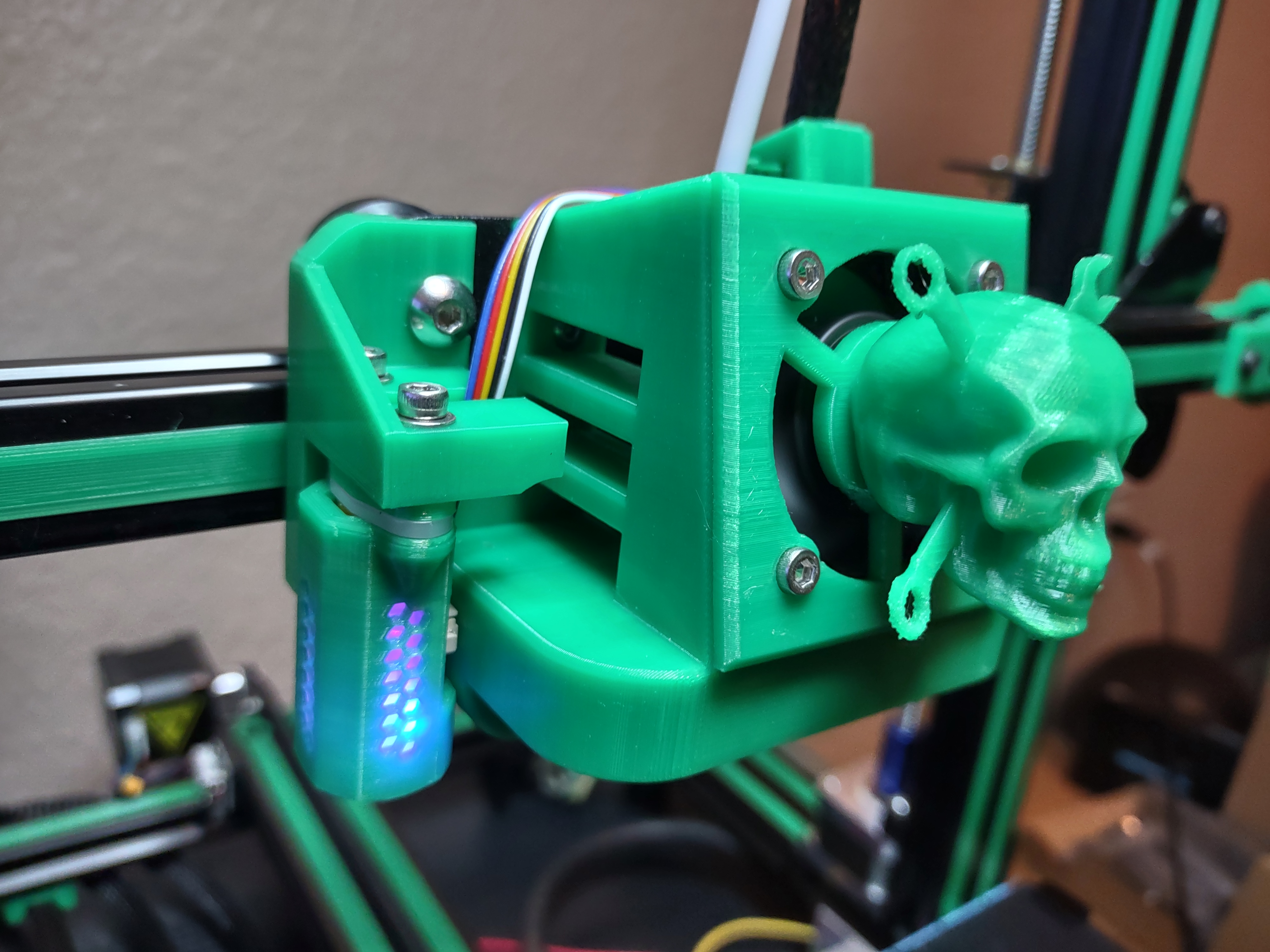 Chụp Quạt Đầu Lâu & Cờ Lê Bắt Chéo cho Ống Dẫn Quạt Satsana 40mm