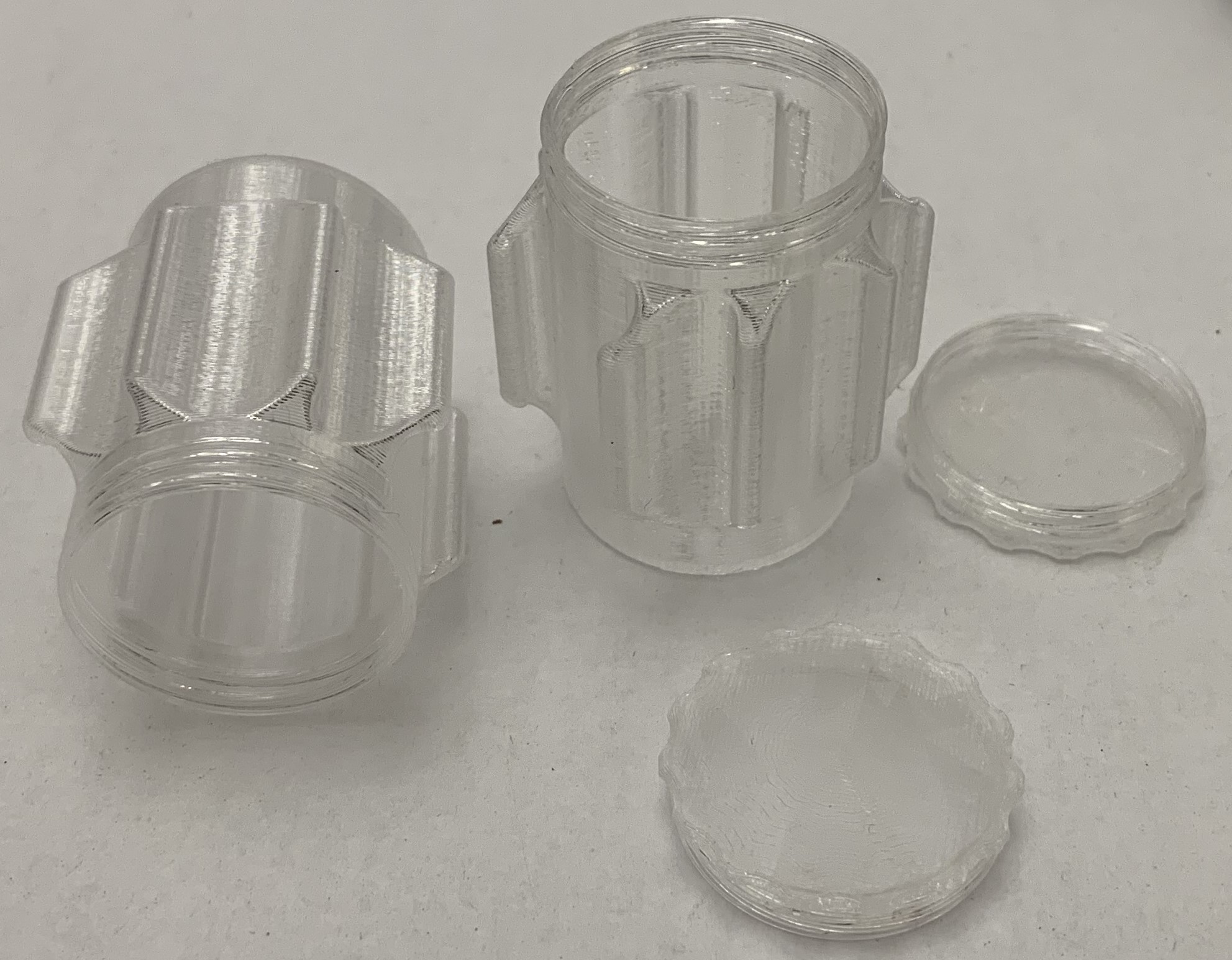 Hộp đựng lốp Mini-Z có nắp ren, xếp chồng thành lưới