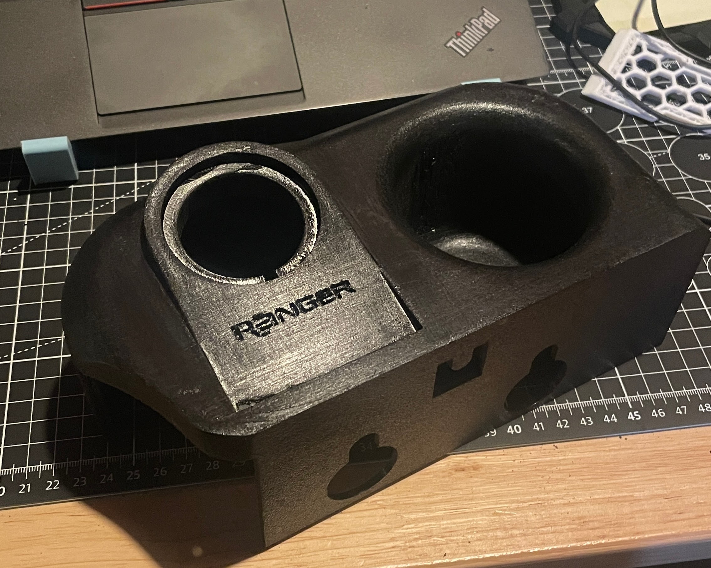 Giá Đỡ Ly kiêm Sạc Magsafe Cho Ford Ranger