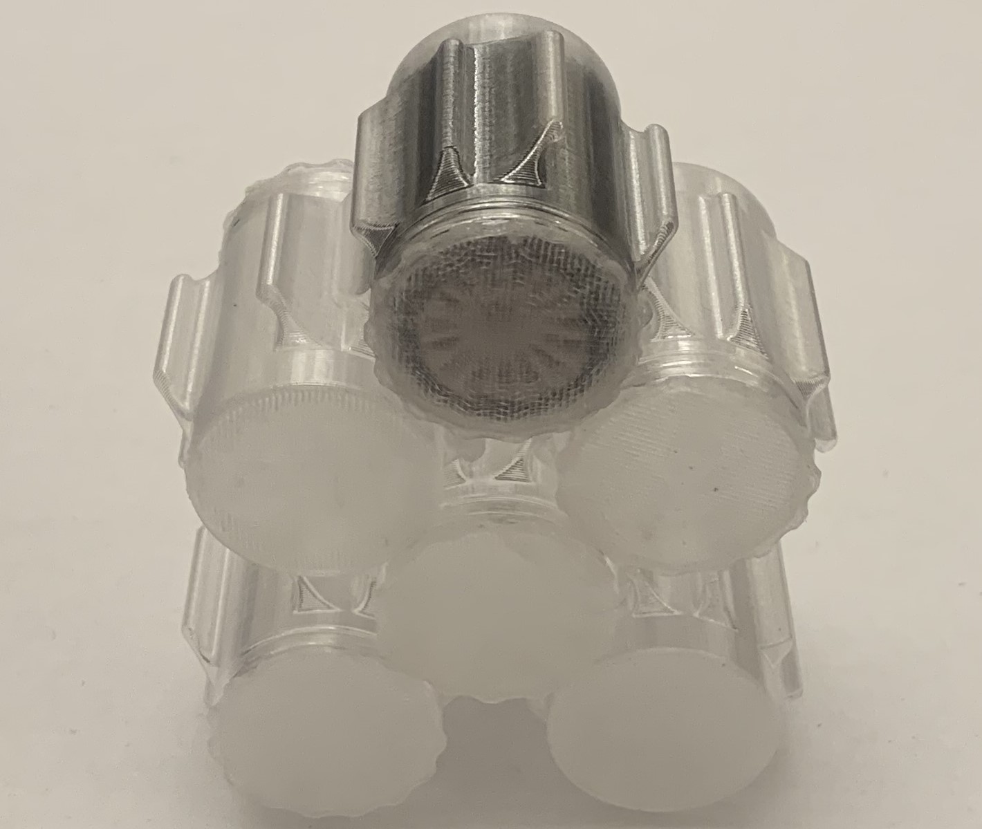 Hộp đựng lốp Mini-Z có nắp ren, xếp chồng thành lưới