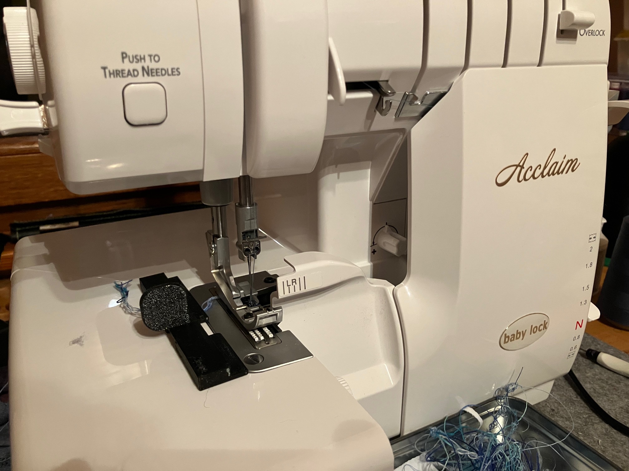 Phụ Kiện May Vắt Sổ Nähbrücke