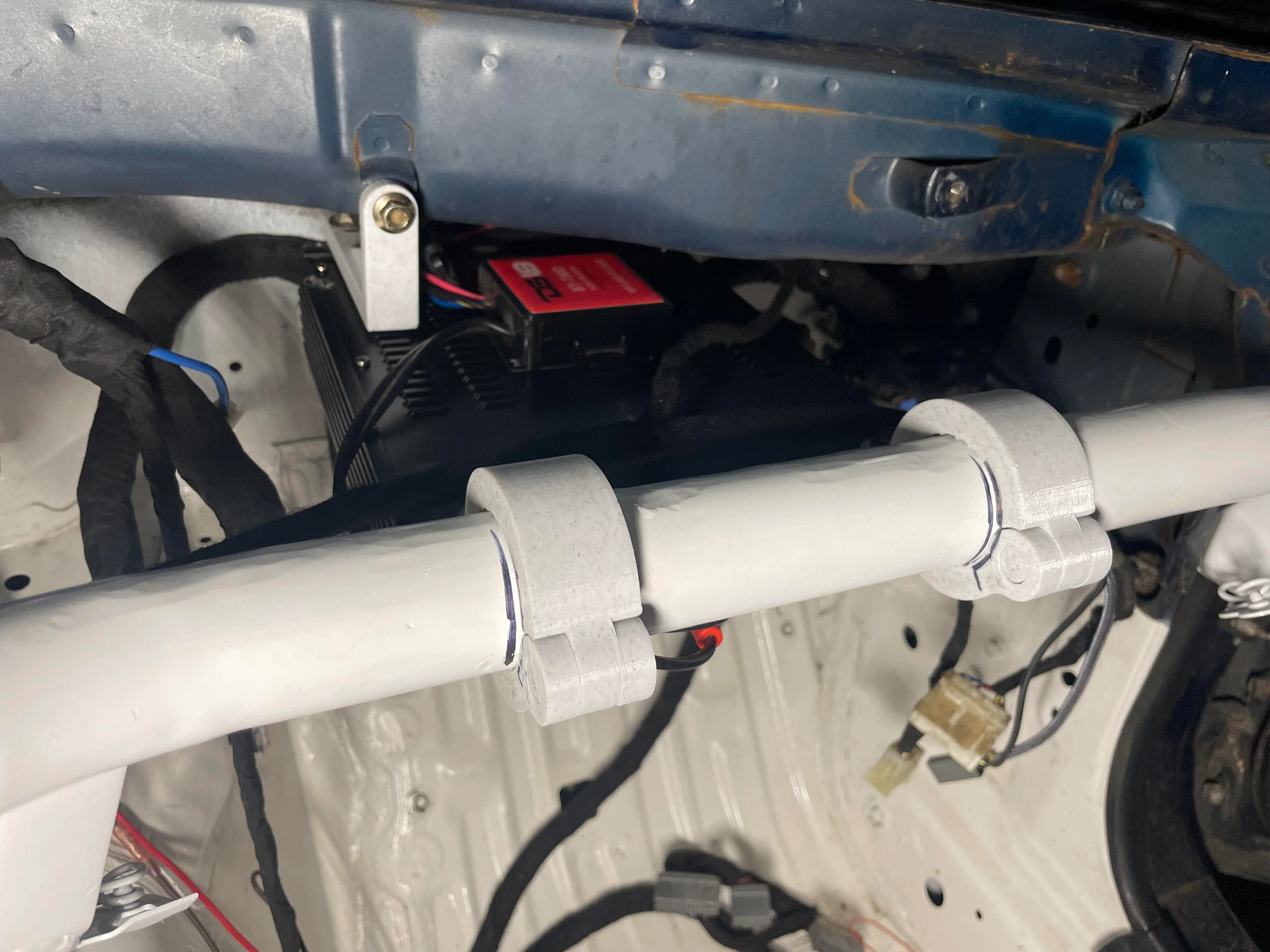 Kẹp Ống 1.5in P.I.P. (In Liền)