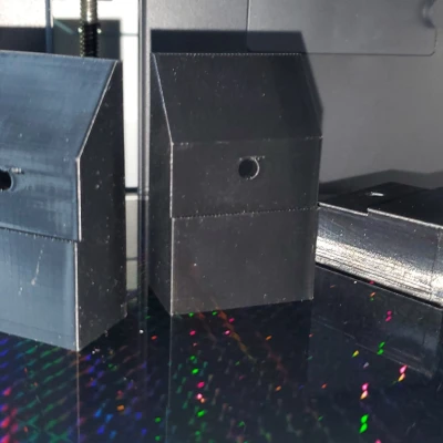 Giá đỡ kệ kim loại