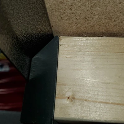 Giá đỡ kệ kim loại