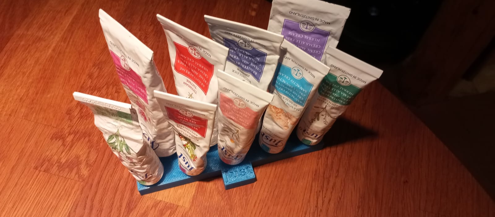 Giá Đỡ Thuốc Mỡ "Just"