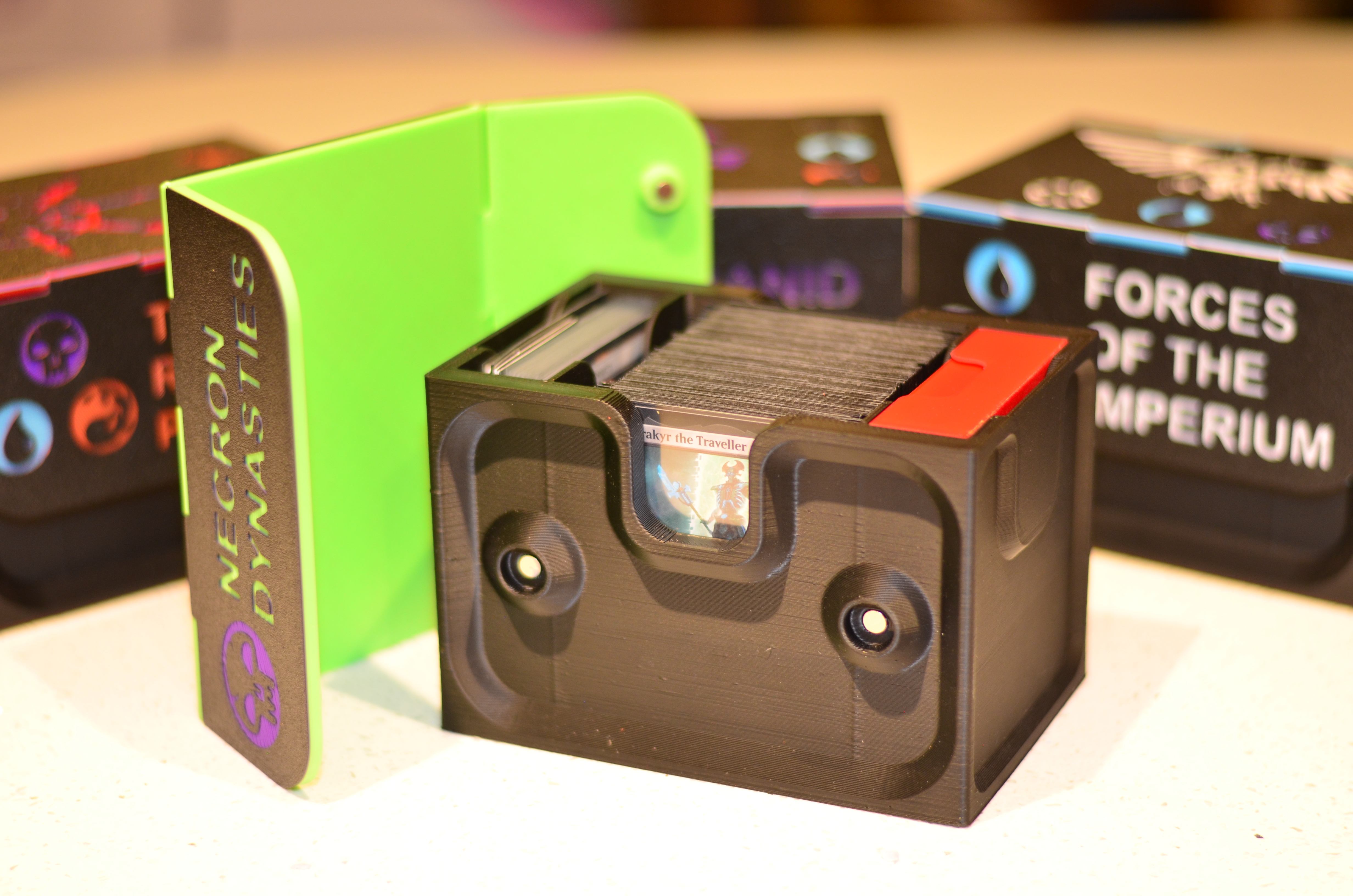 Hộp Đựng Bài "The Apprentice Commander"