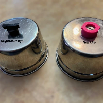 Giá Đỡ Tô Nước Cho Chuồng Chó