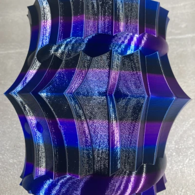 Bình Xoắn Rắn (Mortal Coil Vase)