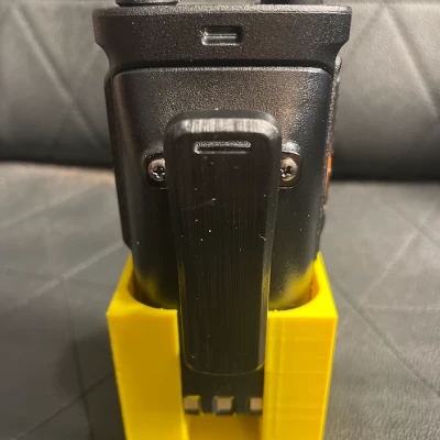 Giá Đỡ Máy Bộ Đàm Radtel RT-470