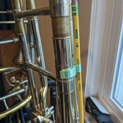 Kẹp Bút Chì Hình Kèn Trombone