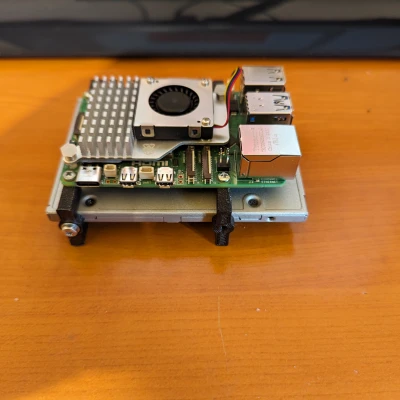 Khung gắn ổ cứng 2.5" cho Raspberry Pi
