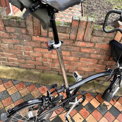 Đèn Brompton Be Seen cho yên Brooks và cốt yên dạng ống lồng