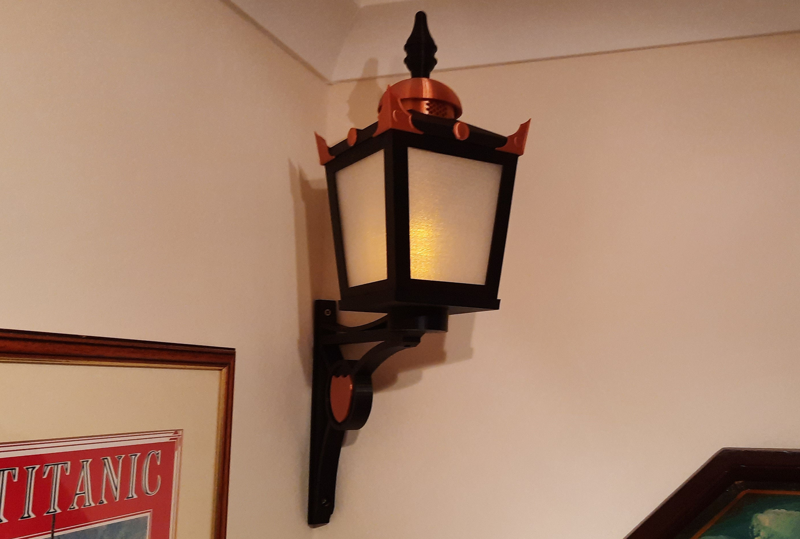 Giá Đỡ Kiểu Cổ Cho Đèn Lồng Trang Trí