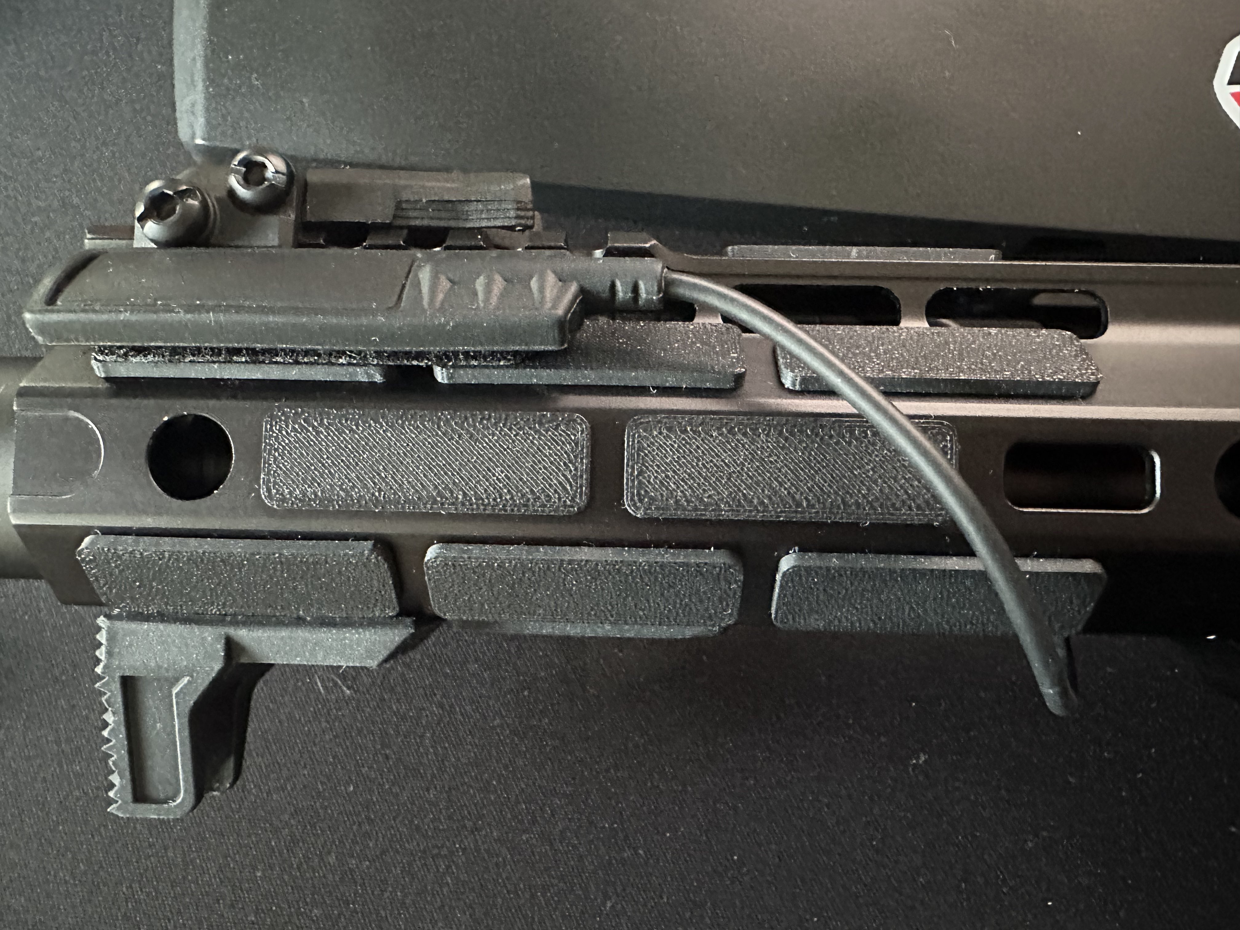 Tấm Che M-LOK Kiểu Snap-on