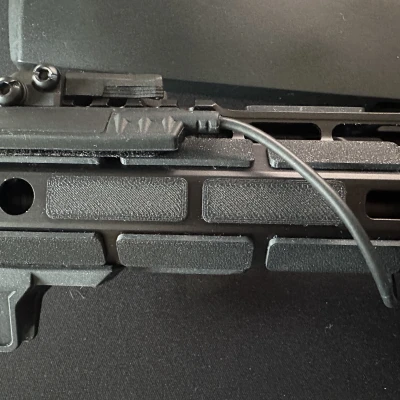 Tấm Che M-LOK Kiểu Snap-on