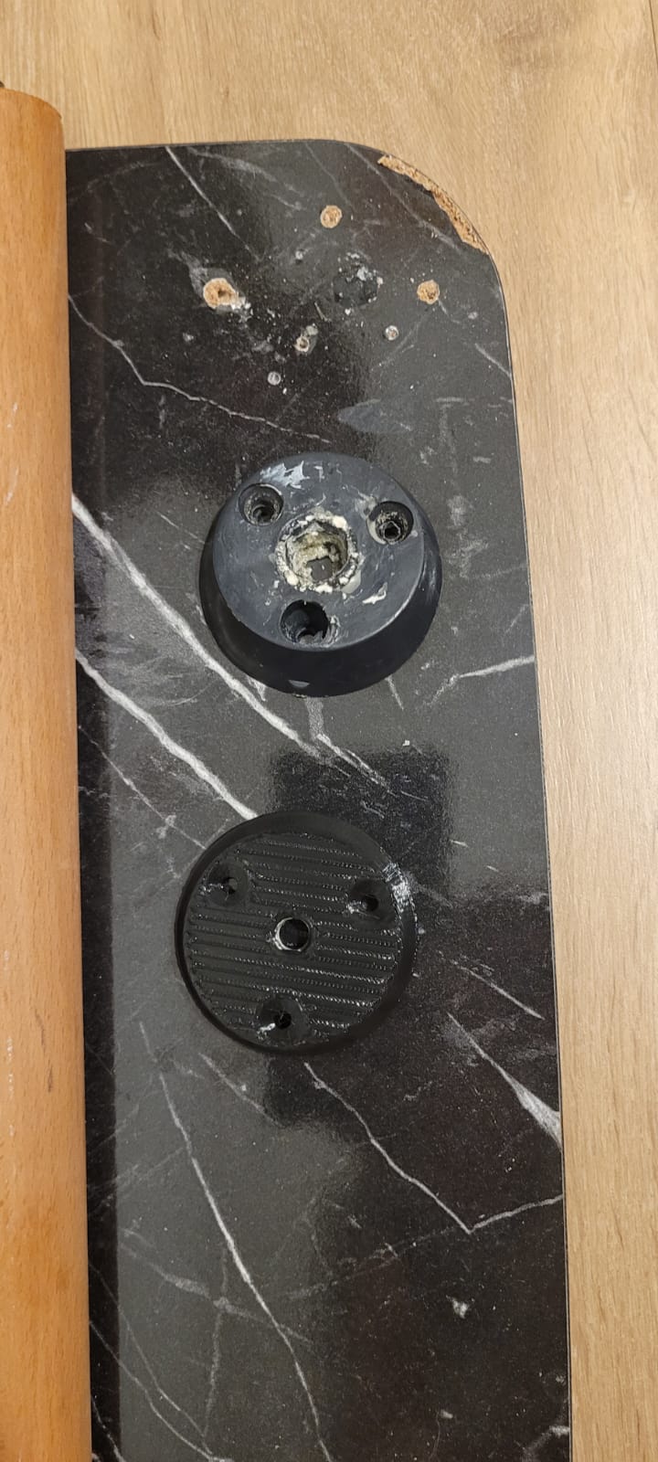 Đế Gắn Chân Bàn Nghiêng