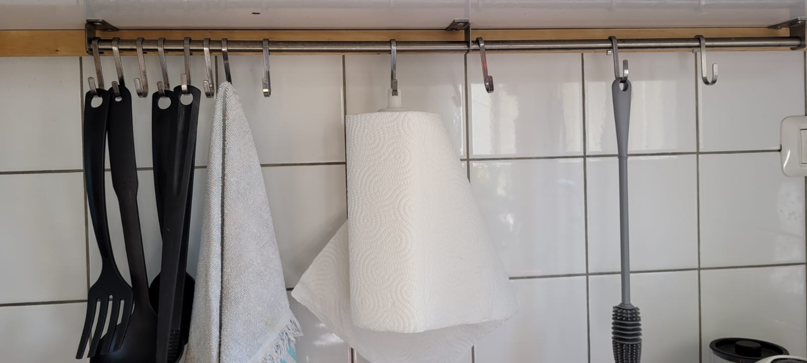 Giá treo cuộn giấy ăn