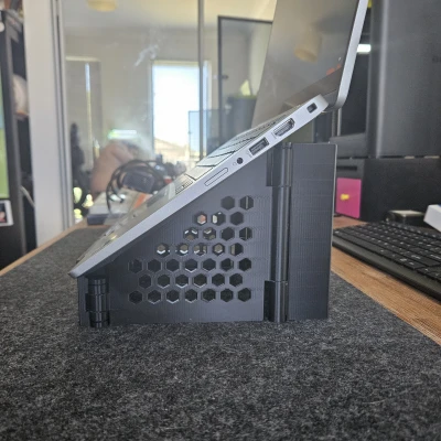 Chân đế laptop gấp gọn in liền