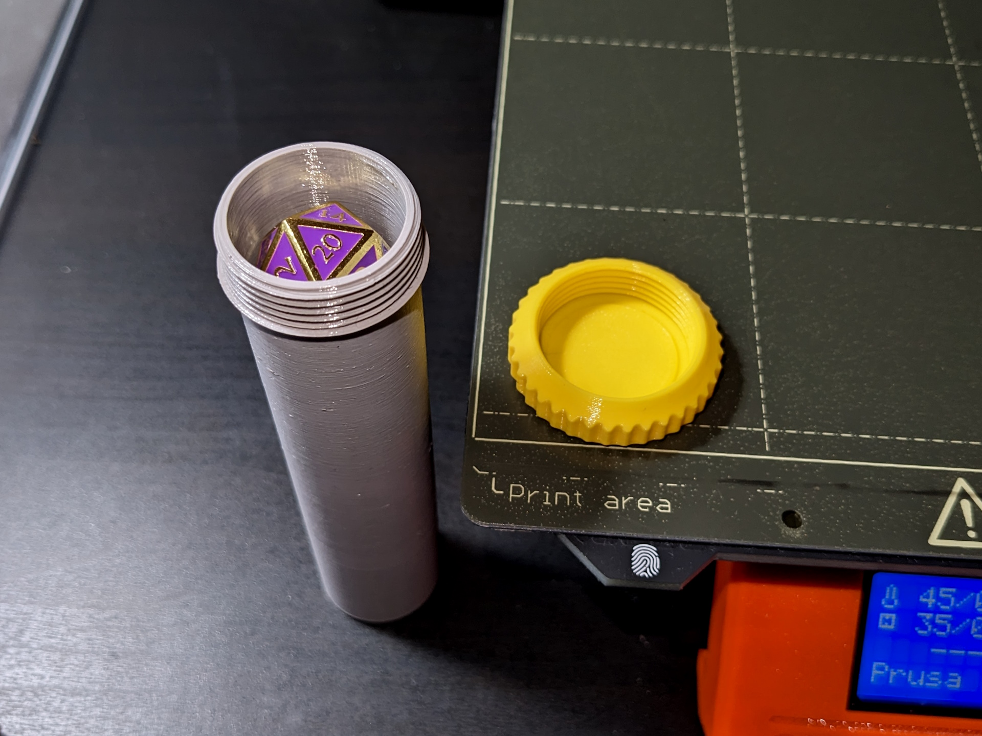 Hộp Đựng Xúc Xắc D&D Kiểu Ống Vặn Nắp