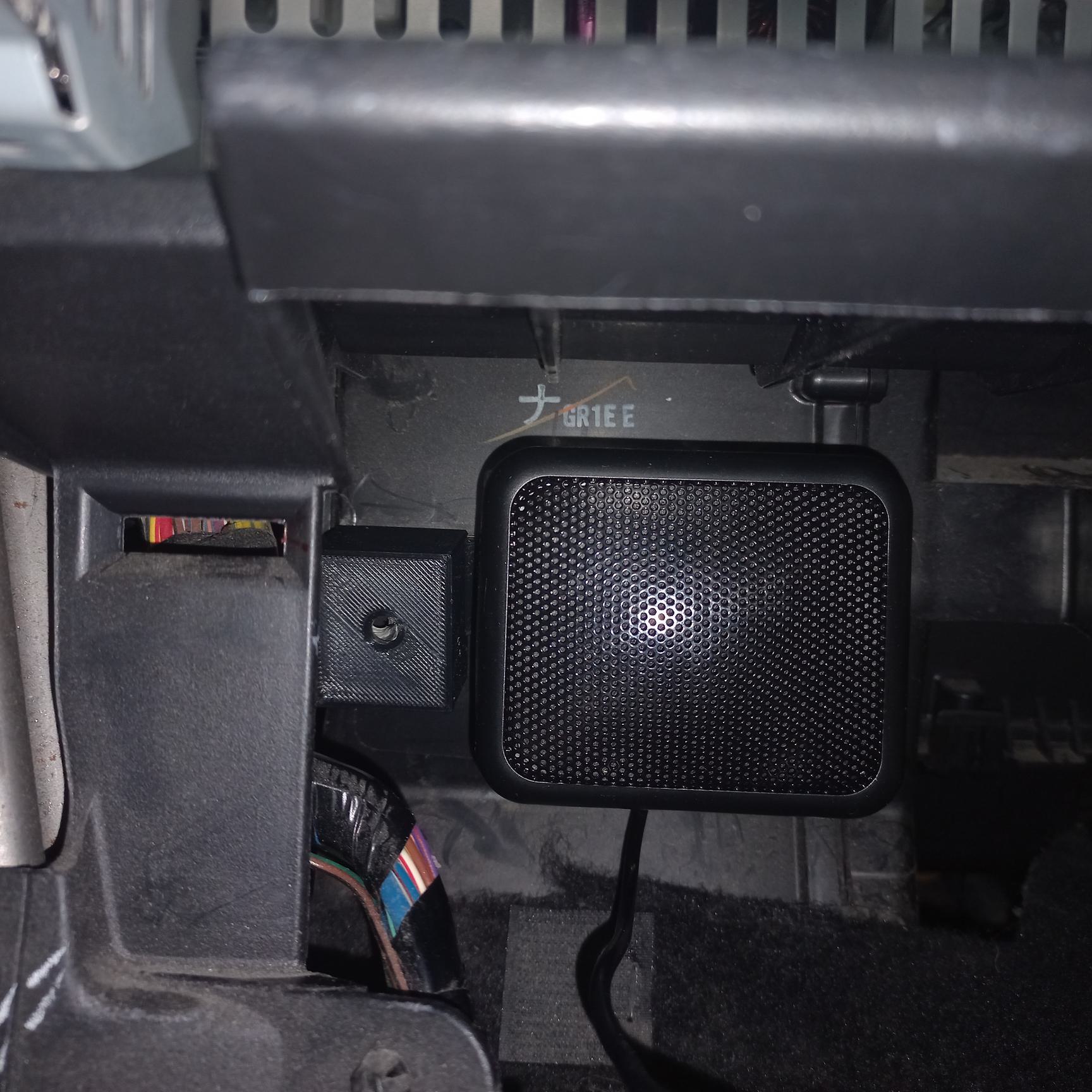 Gắn "Reproductor" Rảnh Tay Vào Xe Mazda6