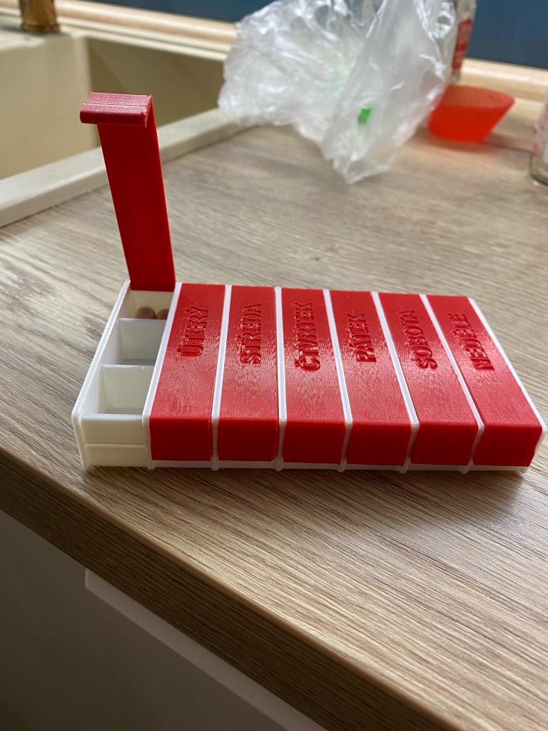 Hộp Đựng Thuốc 7 Ngày Tiện Lợi