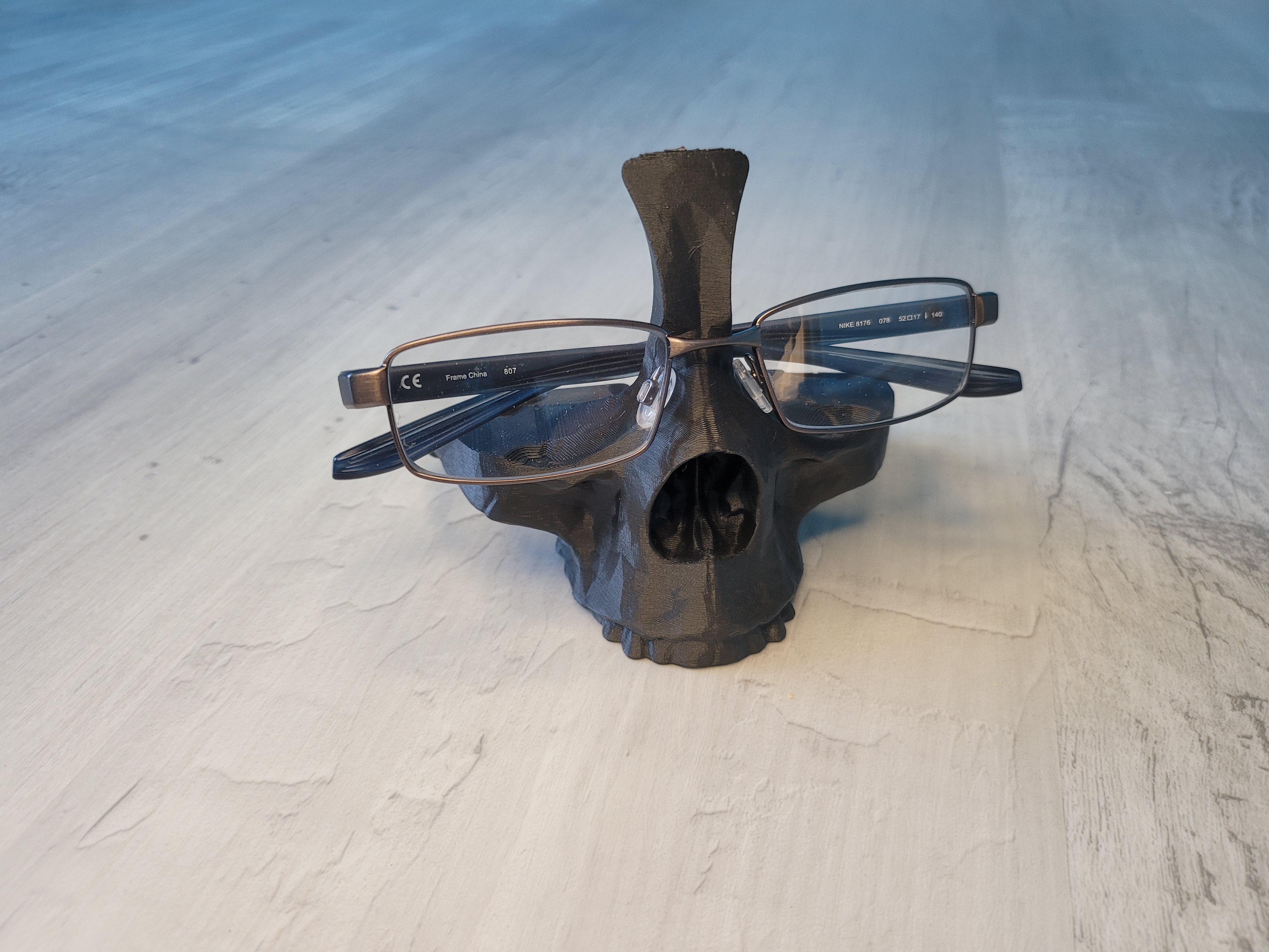 Kệ Kính Mắt Hình Đầu Lâu