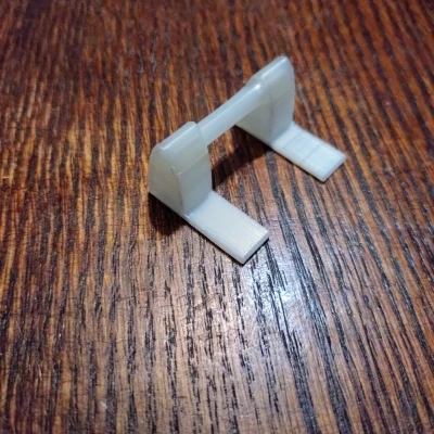 Kệ Đựng Chai Xịt