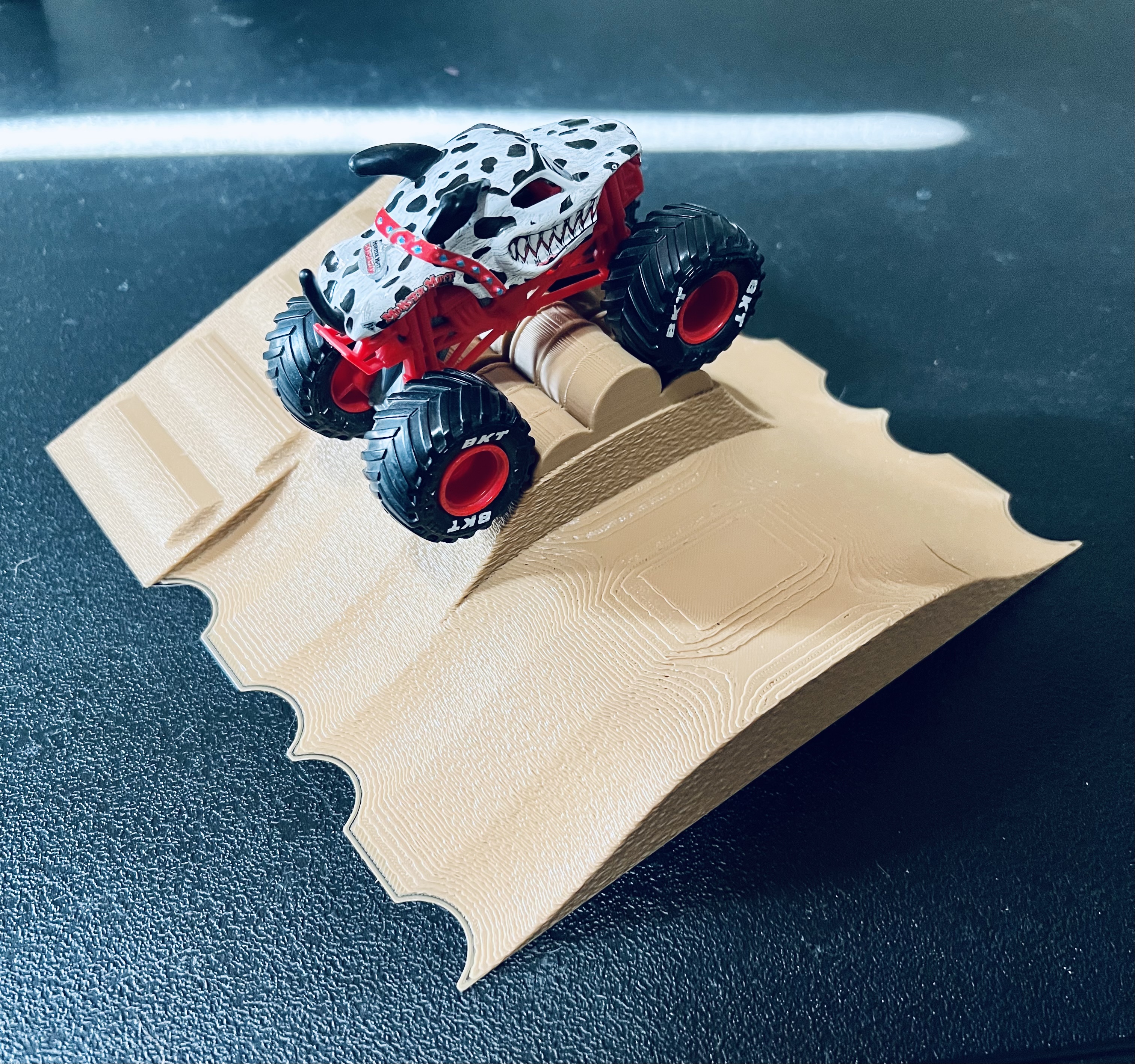 Ramp Xe Monster Truck Tỉ Lệ 1:64