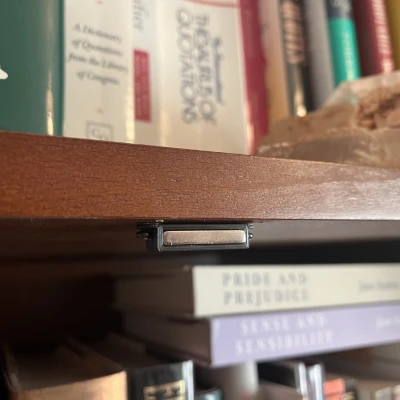 Chốt Nam Châm Cửa Tủ