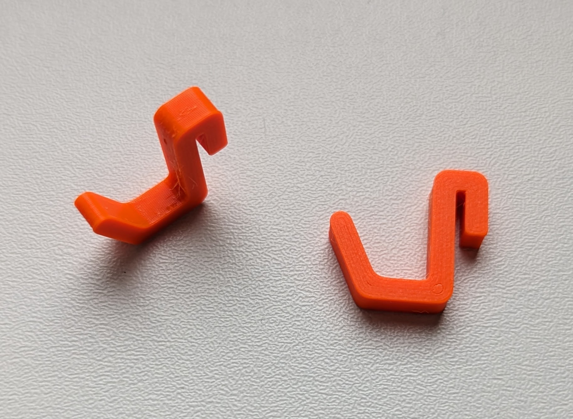 Móc treo bảng đục lỗ