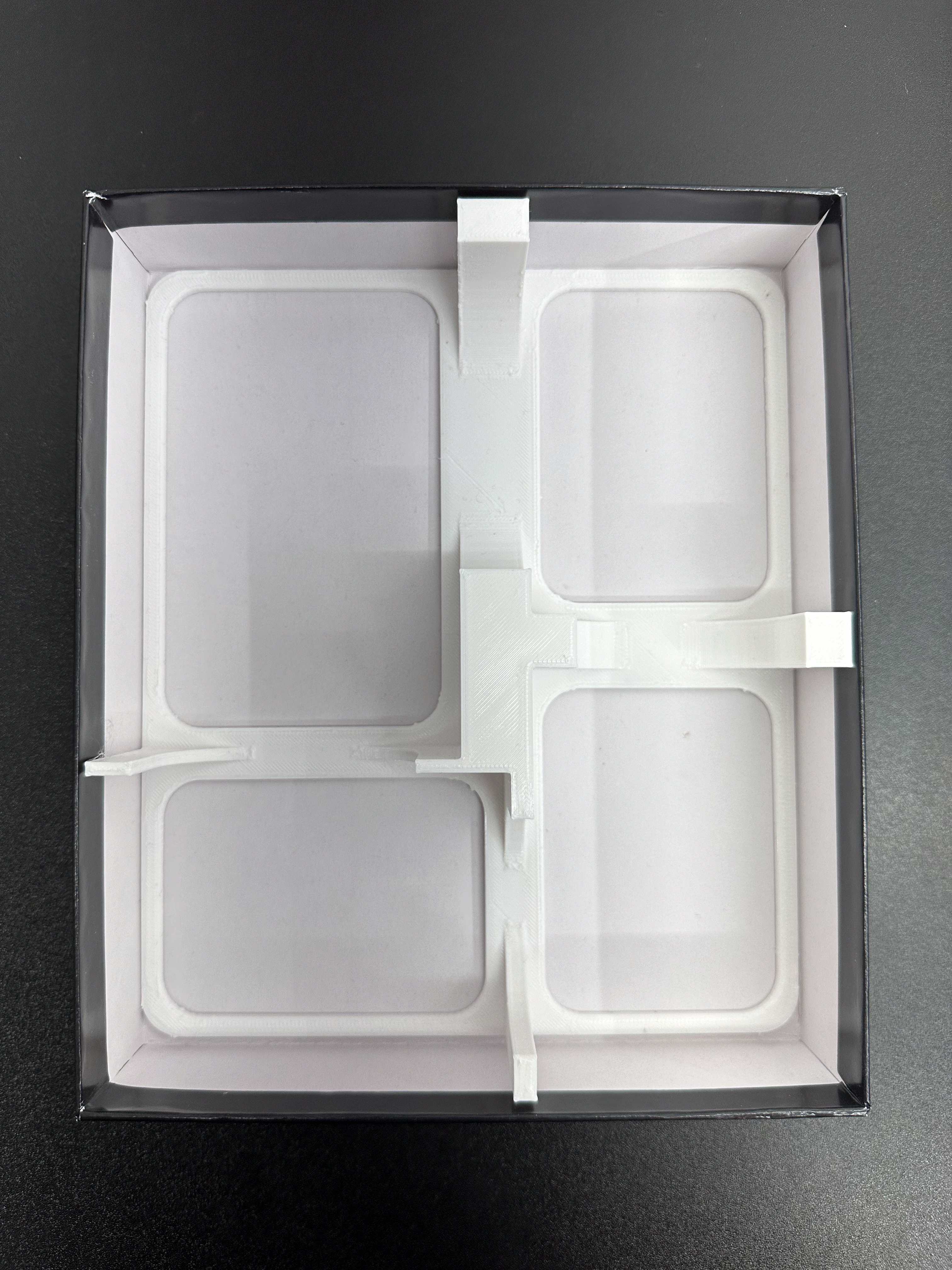 Khay Đựng Bài "Here to Slay"