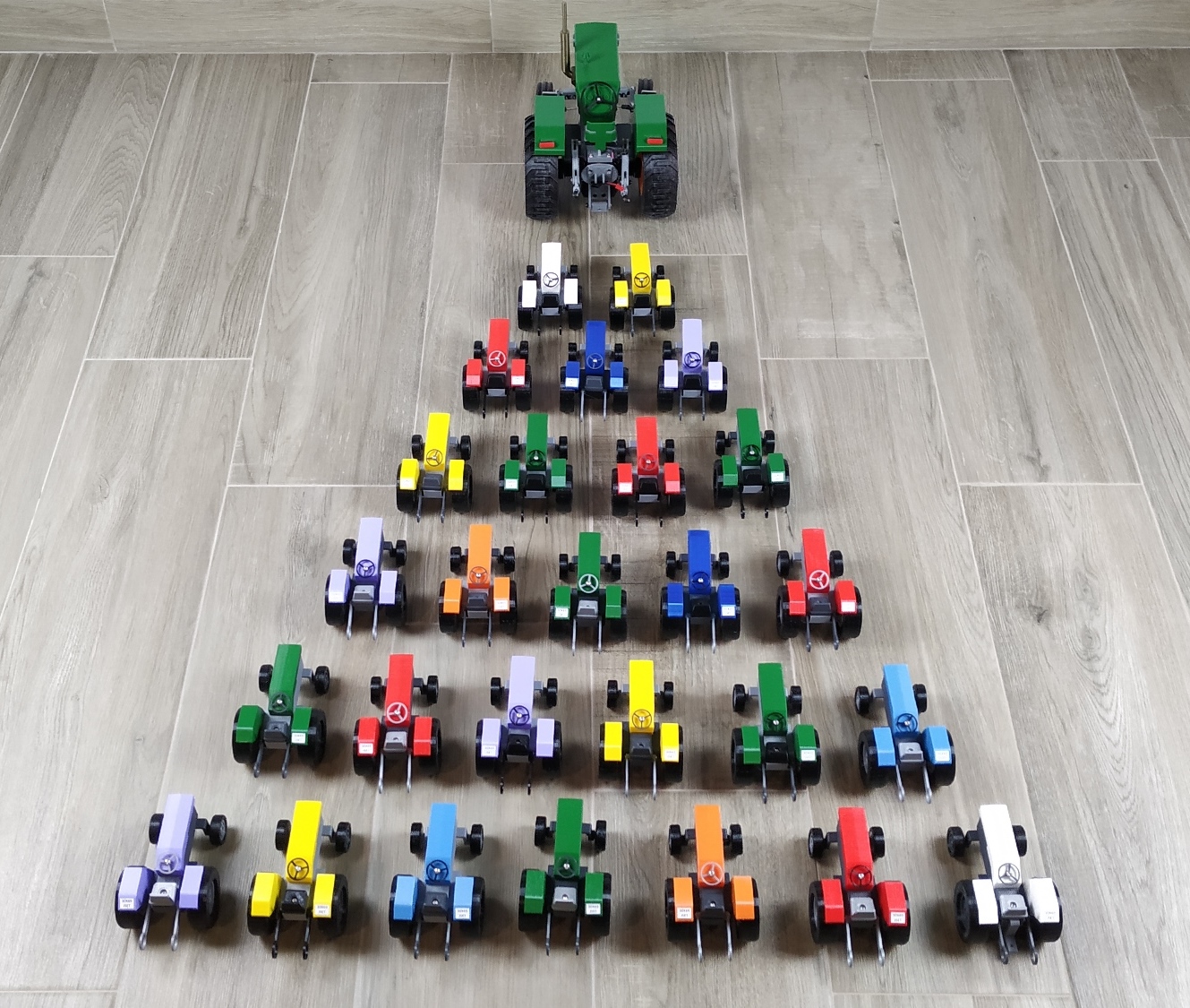 Mô hình đồ chơi OpenRC Tractor MK2