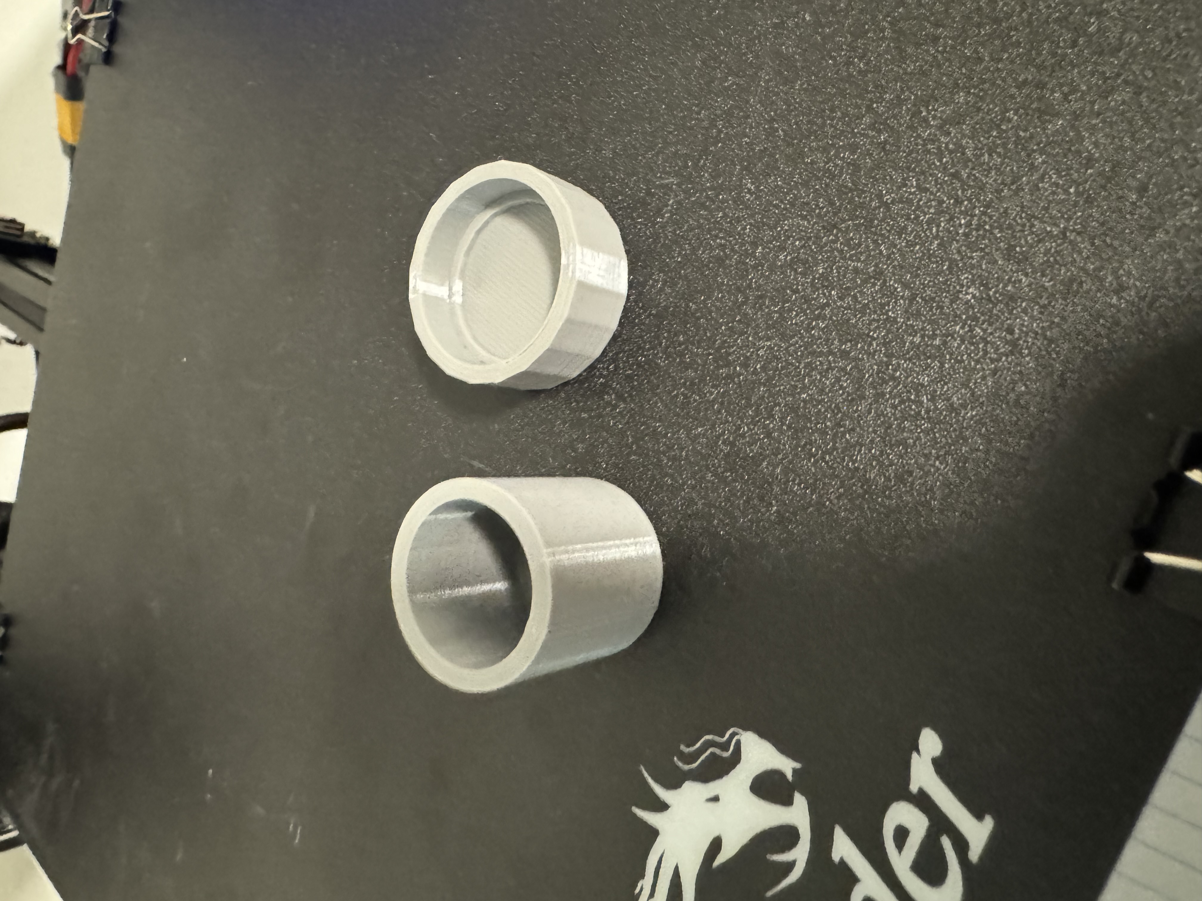 Hộp nhỏ (máy lắc gia vị?)