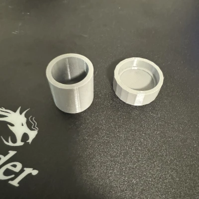 Hộp nhỏ (máy lắc gia vị?)