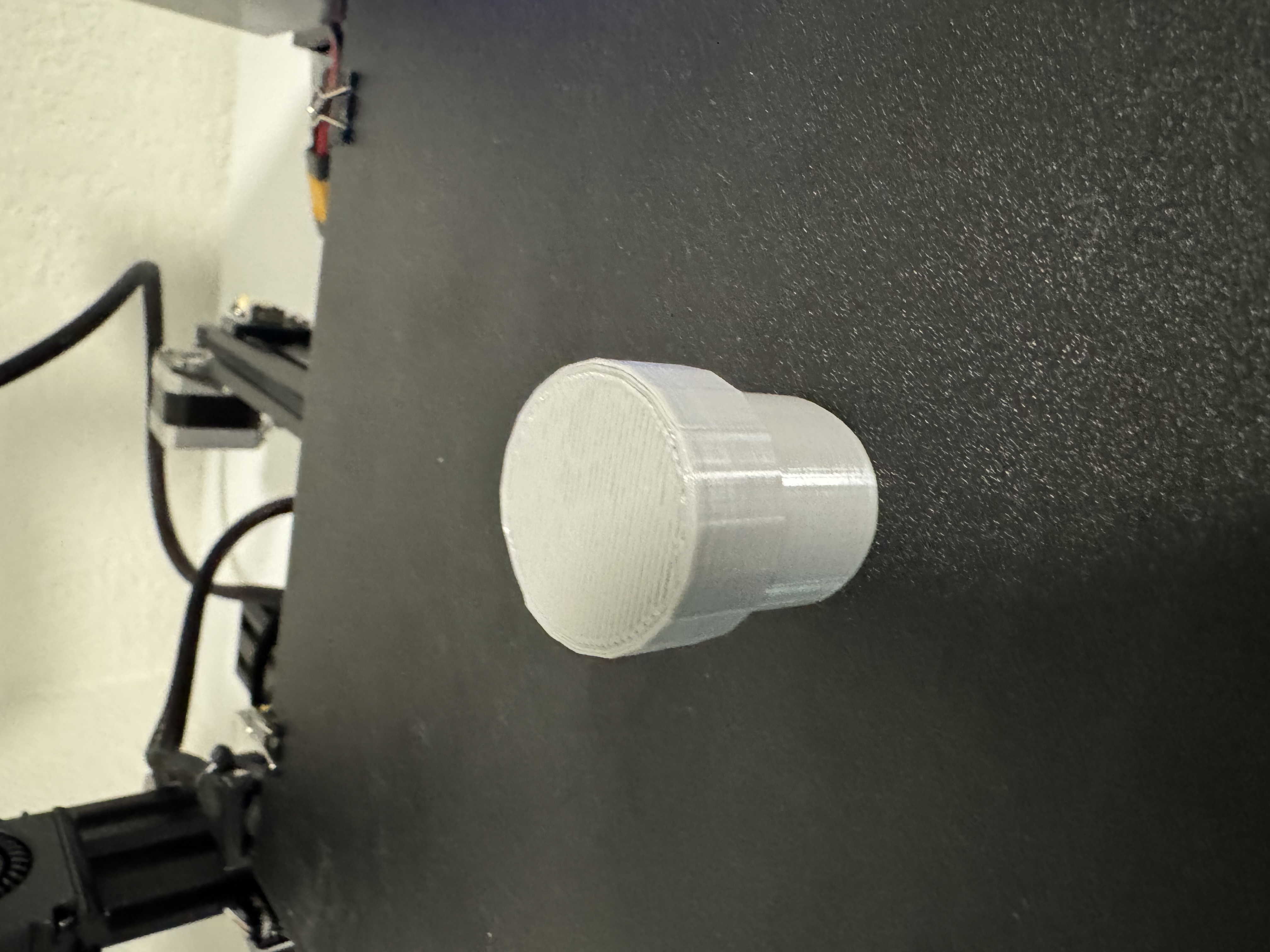 Hộp nhỏ (máy lắc gia vị?)