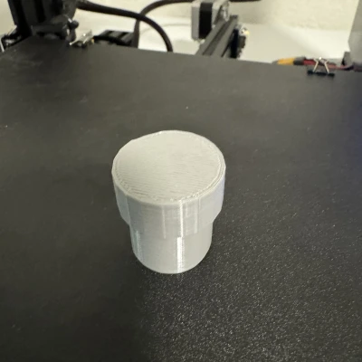 Hộp nhỏ (máy lắc gia vị?)