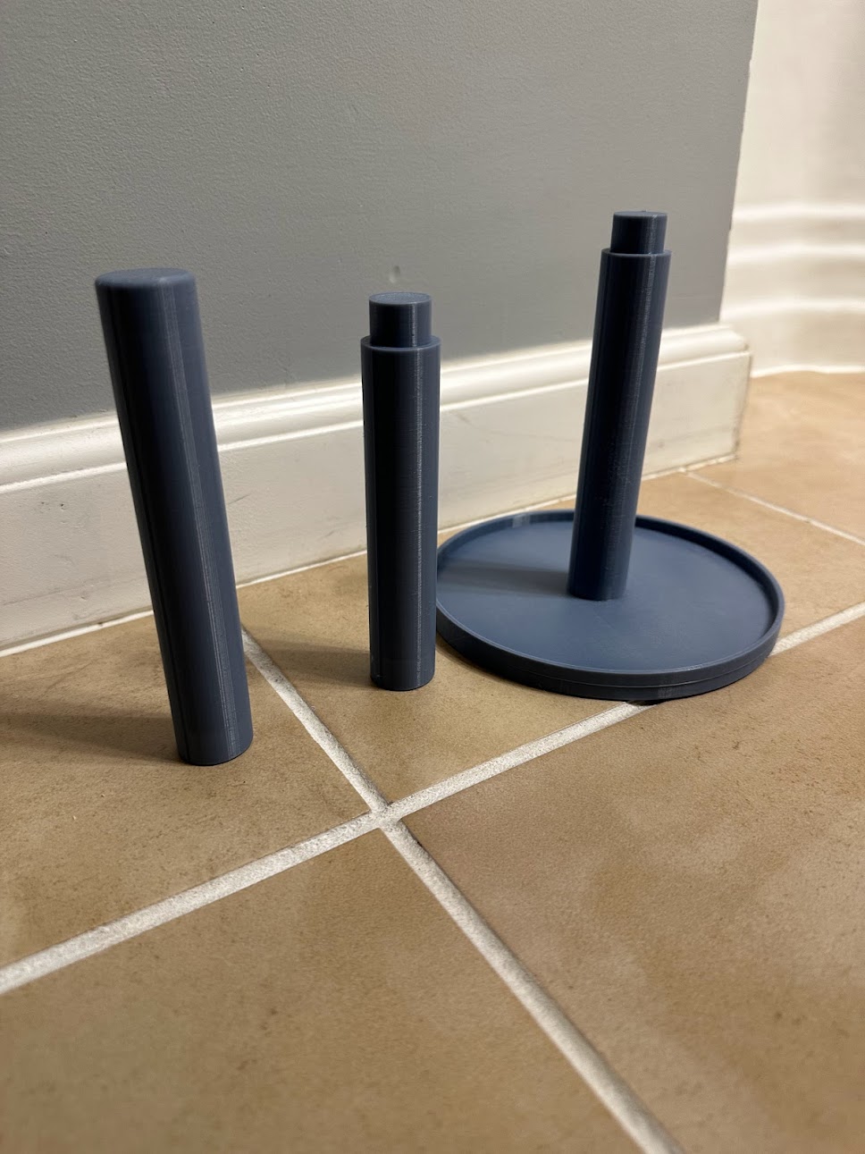 Giá đỡ cuộn giấy vệ sinh TP trên sàn