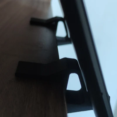 Các clip thiết bị đa năng: Hỗ trợ in 3D cho máy tính bảng và điện thoại trên kệ và bảng