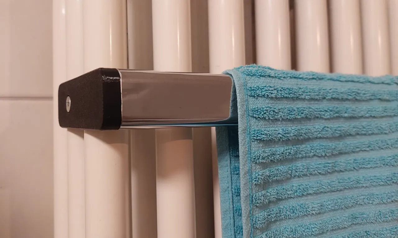 Móc Treo Khăn Cho Máy Sưởi Ống