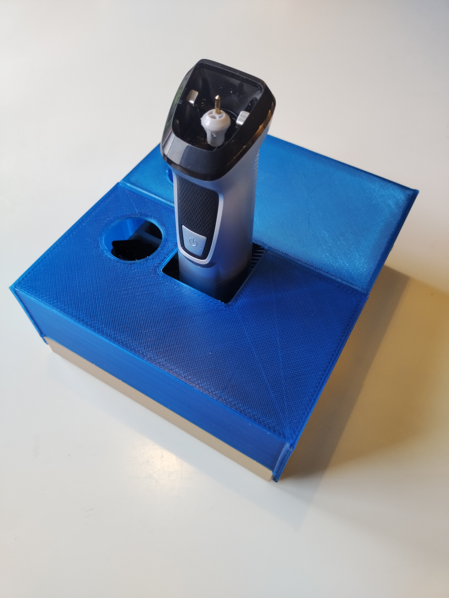 Hộp đựng máy cạo râu Philips Multigroom Serie 7000 19-in-1