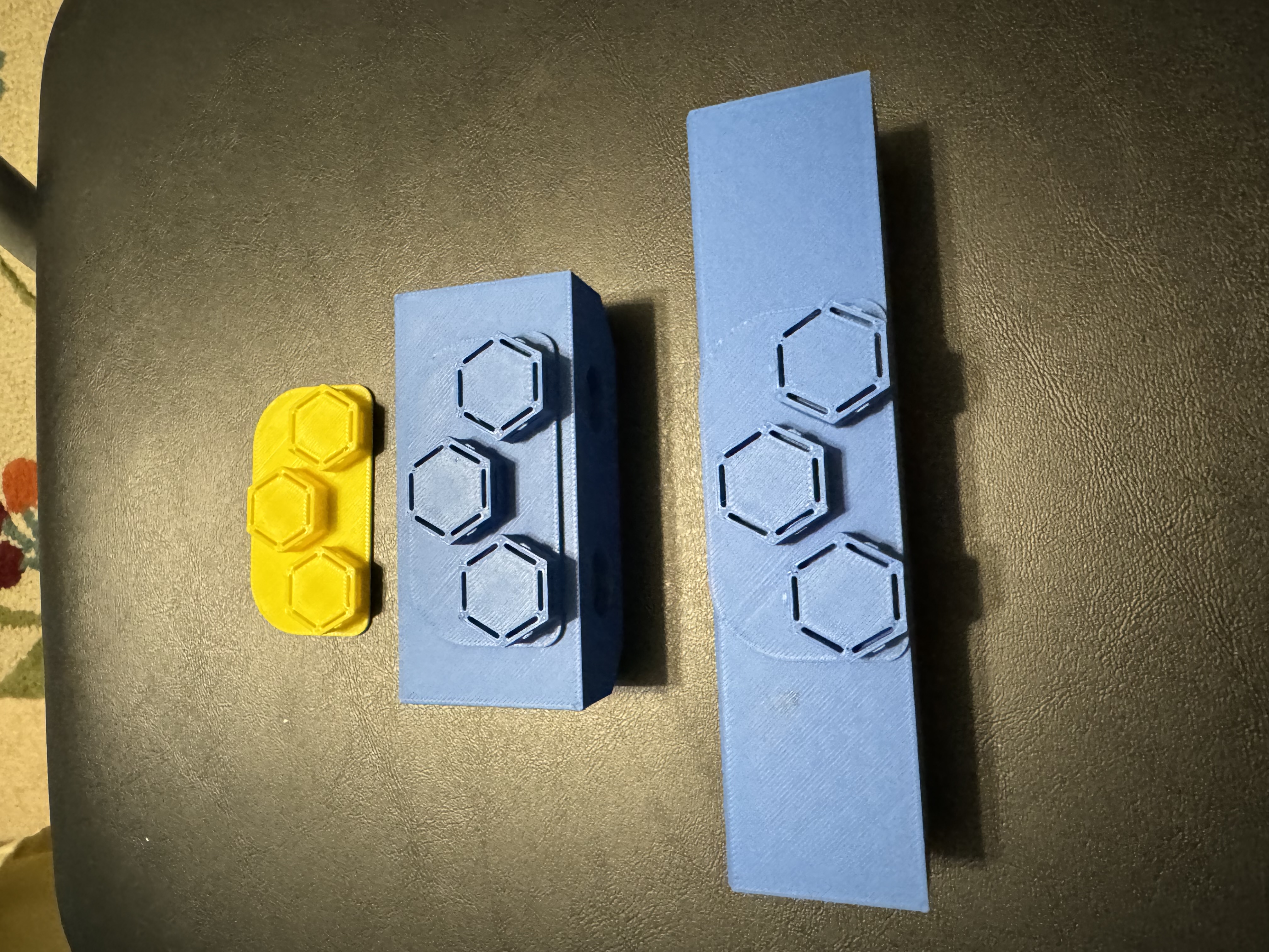 Mẫu Chân Cắm Tổ Ong Lưu Trữ