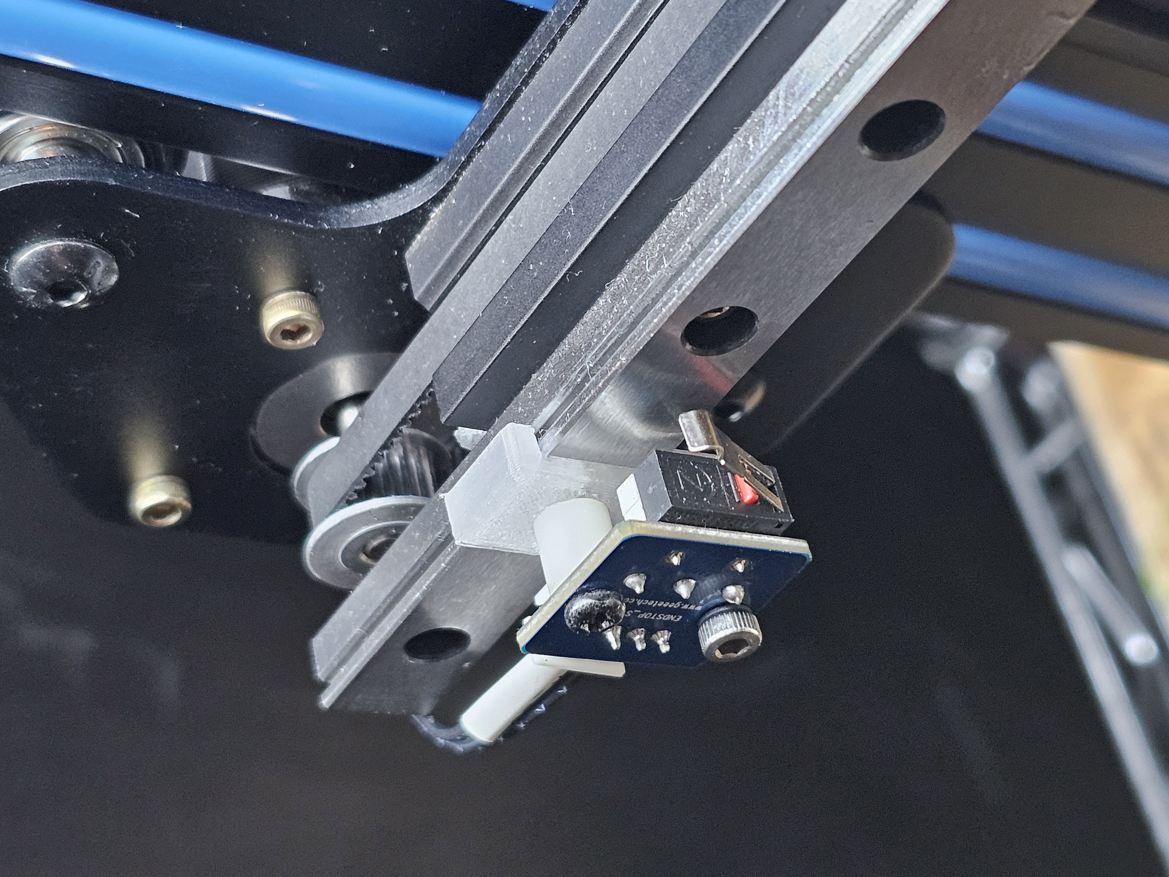 Giá Gắn Công Tắc Giới Hạn Cho Ray MGN12