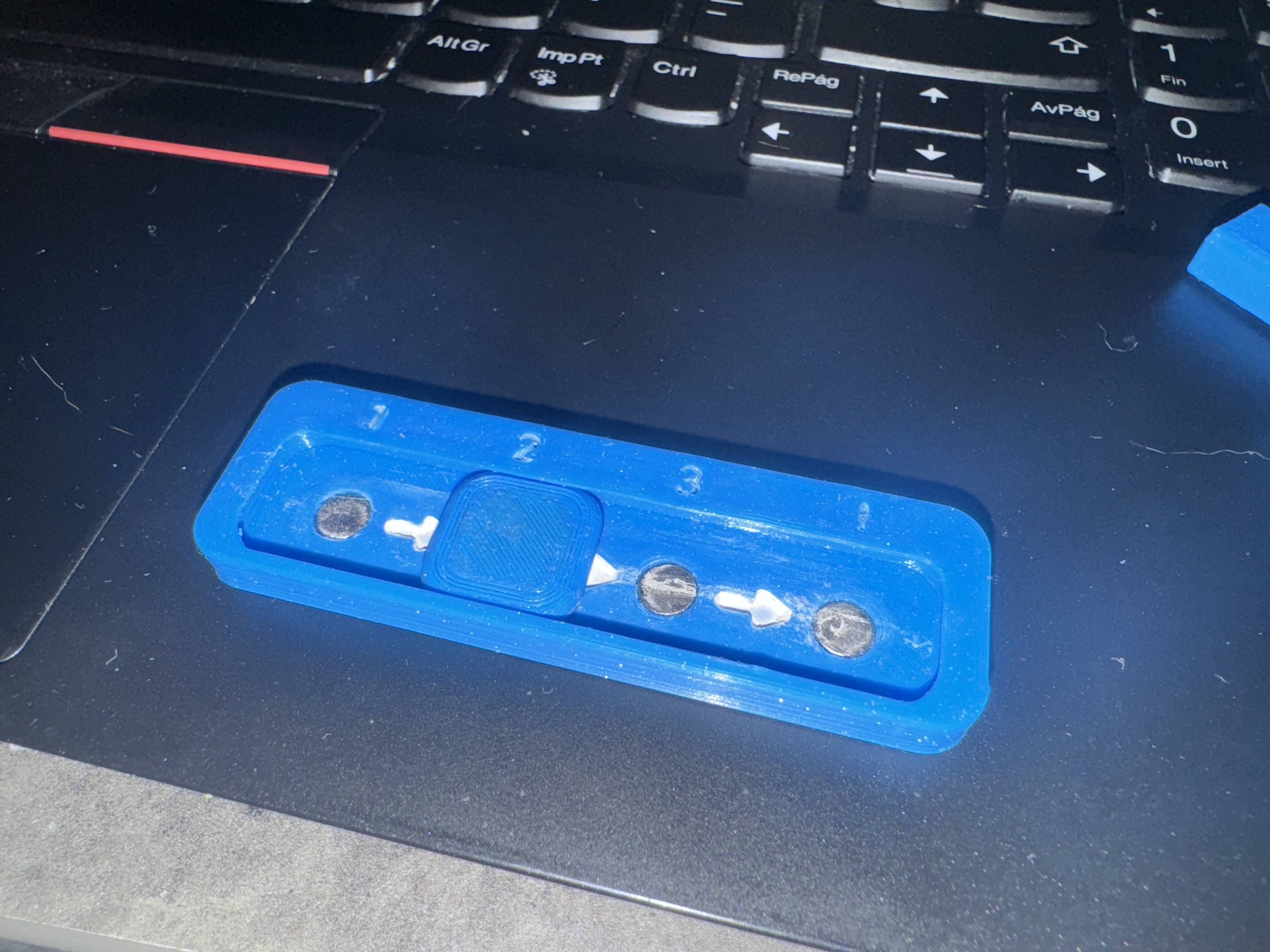 Trình theo dõi bầu cử tự do từ tính