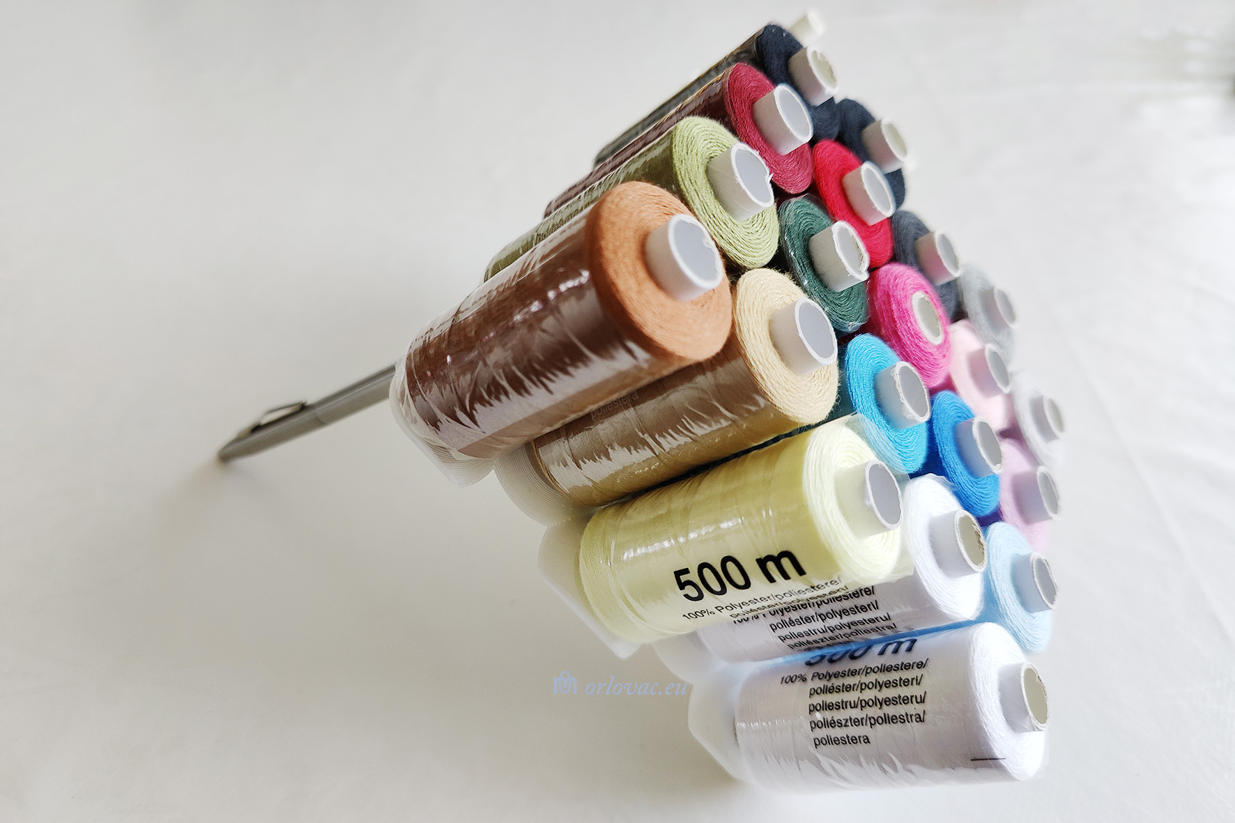 Giá Đựng Cuộn Chỉ May