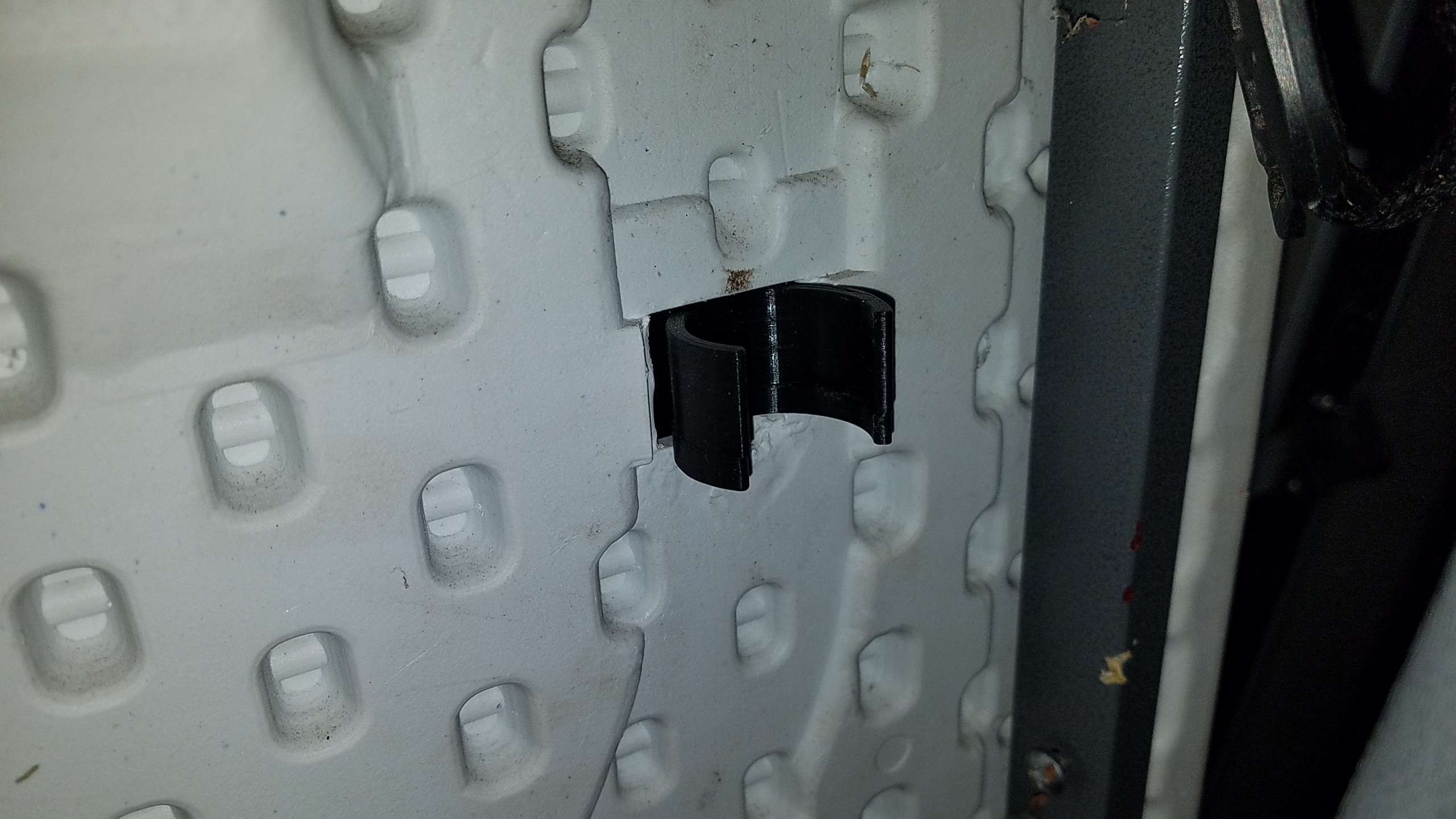 Clip giữ chân bảng gấp