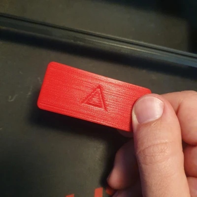 Nút đèn nguy hiểm cho Nissan Terrano 2 (2004)