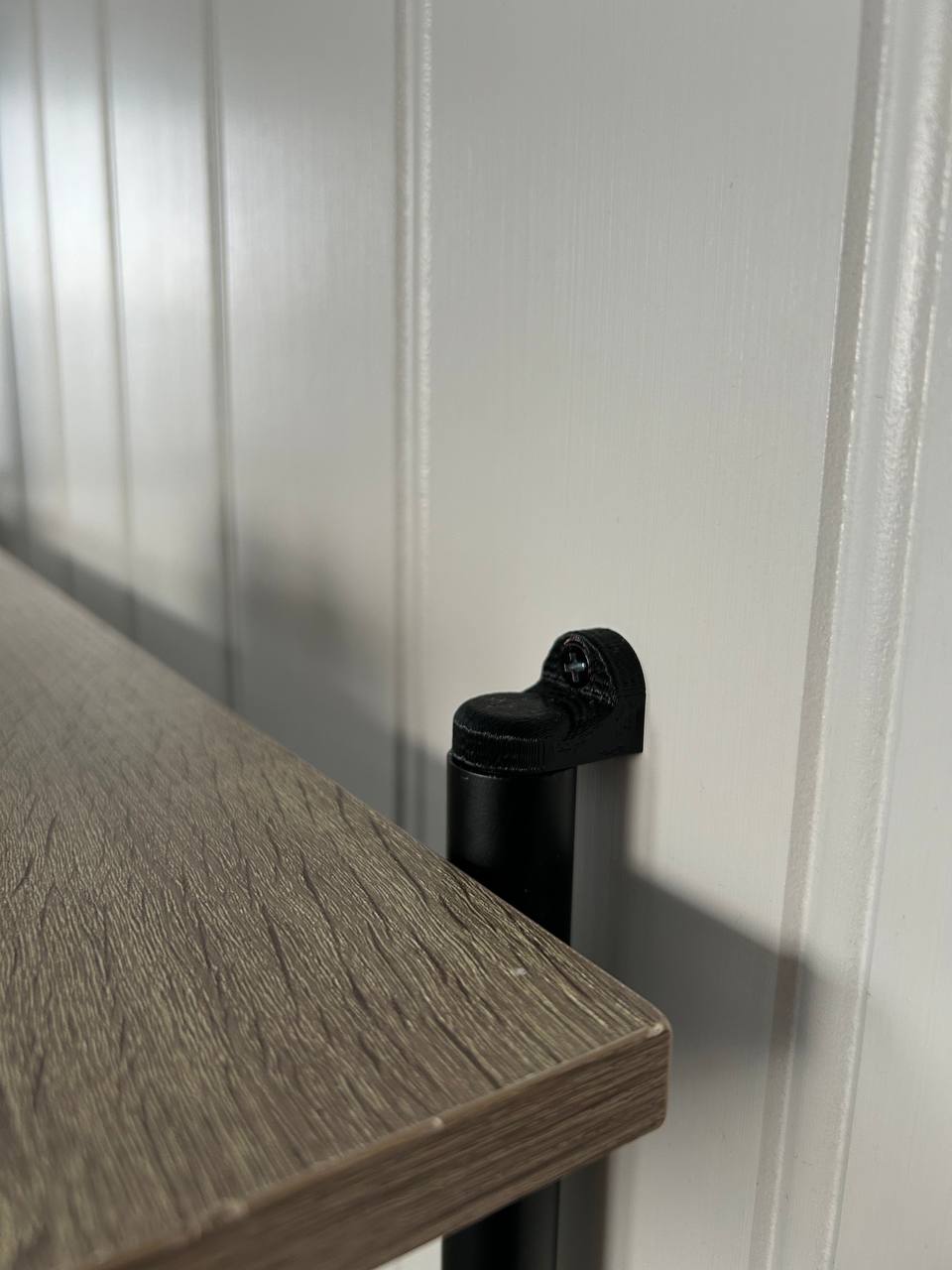 Chân đế gắn tường cho kệ VANDBORG 3