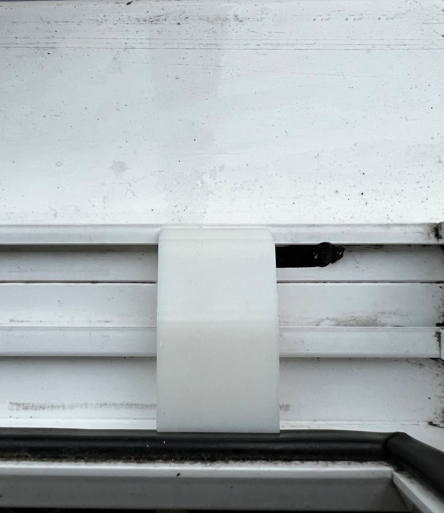 Clip hướng dẫn riser khối upvc