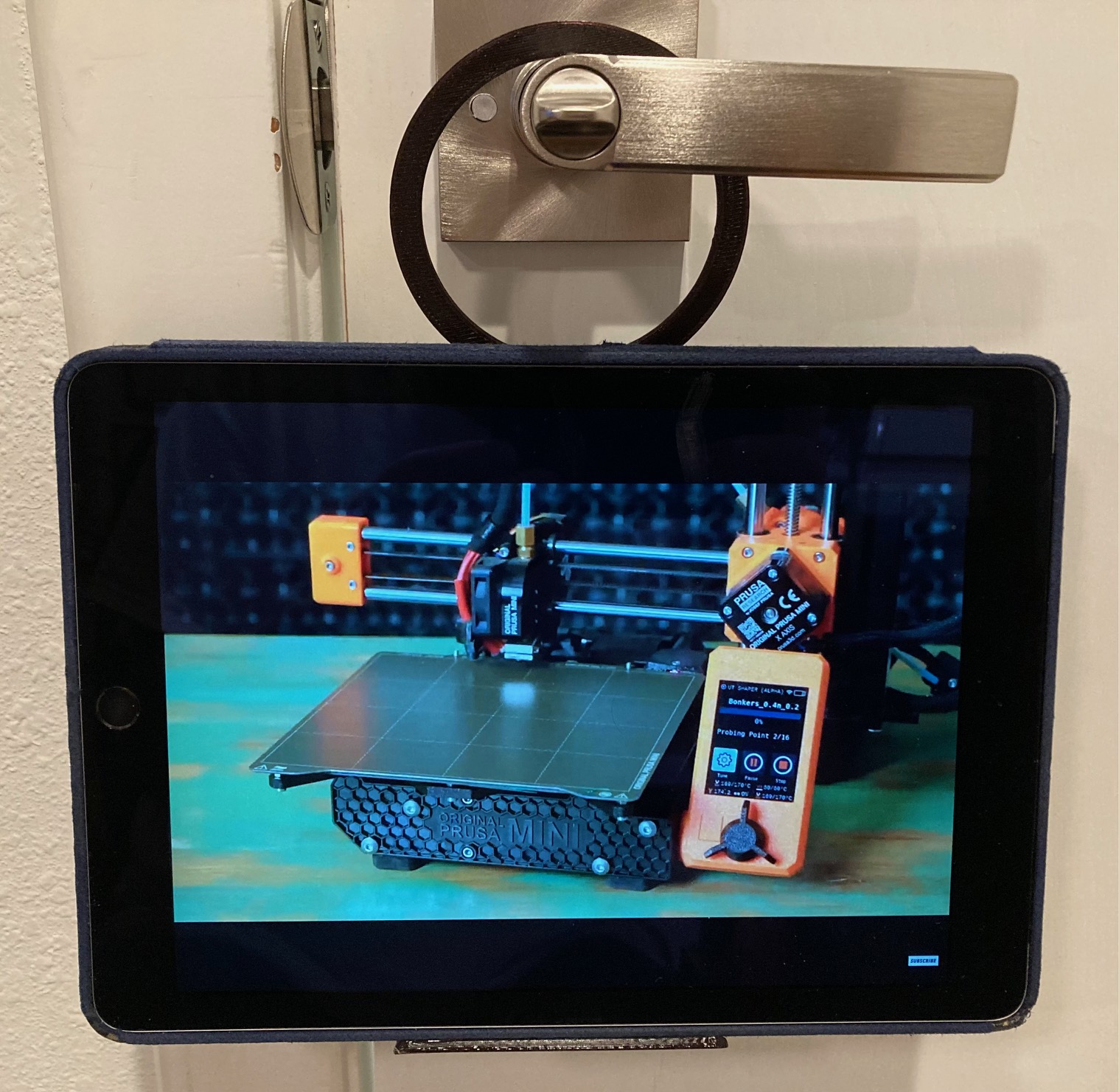 Giá Đỡ Điện Thoại Gắn Tay Nắm Cửa